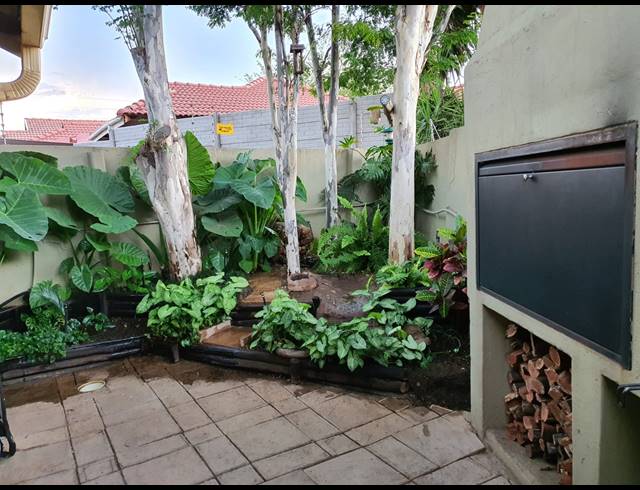 3 BEDROOM FREEHOLD FOR SALE IN WATERVAL EAST